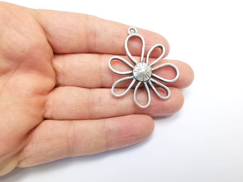 Flowers Charms Pendant, Daisy Charms, Antique Silver Plated Plants Charms (45x38mm) G29686