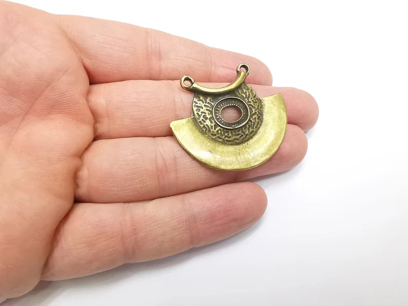 Antique Bronze Pendant, Jewelry Findings, Ethnic Charms, Antique Bronze Plated Pendant (41x35mm) G29492