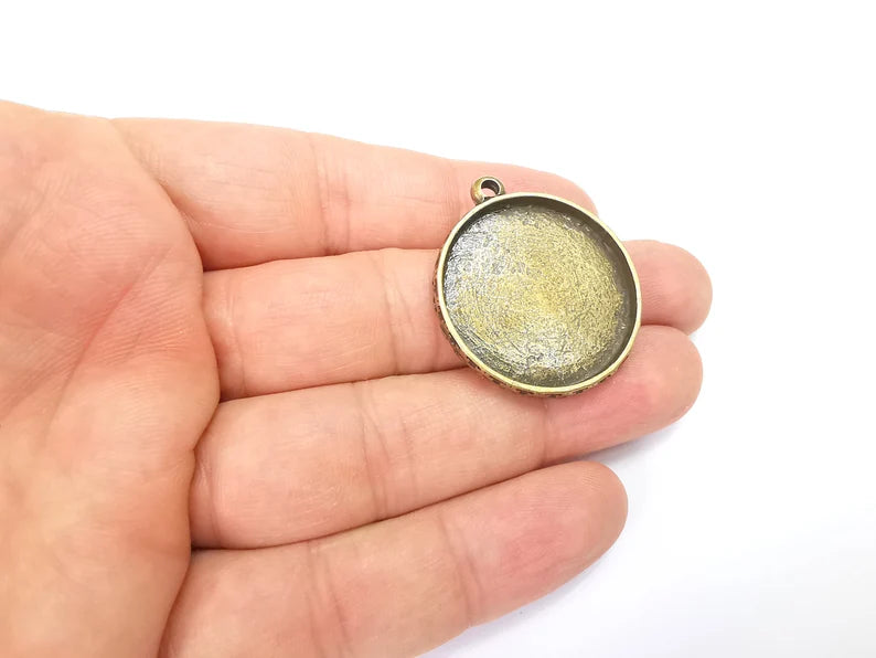 Round Pendant Bezel, Resin Blank, inlay Mounting, Mosaic Pendant Frame, Cabochon Base,Dry Flower Setting, Antique Bronze (28mm) G29614