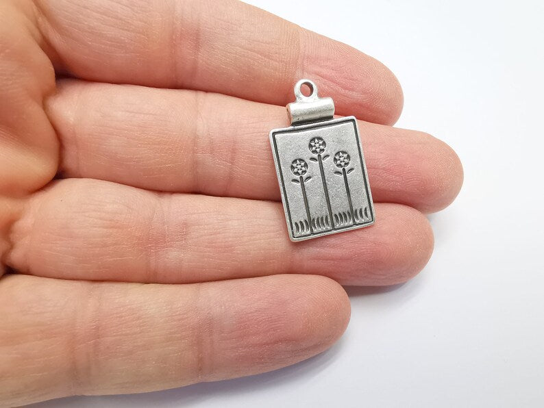 2 Flowers Charms, Sun flower Charms, Daisy Charms, Antique Silver Plated Plants Charms (28x17mm) G29655
