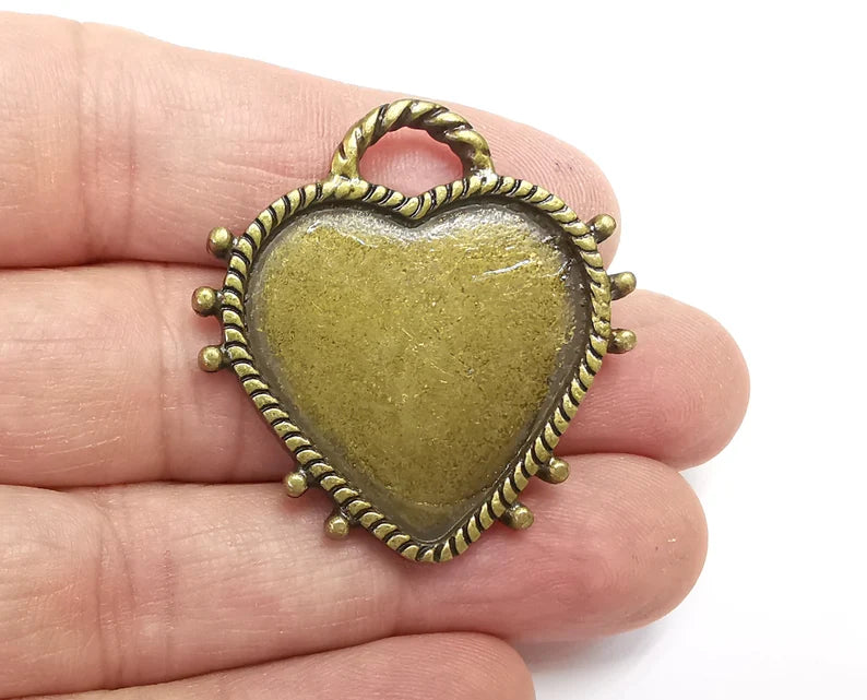 Heart Pendant Bezels, Resin Blank, inlay Mountings, Mosaic Frame, Cabochon Bases, Flower Settings, Antique Bronze Plated (30x28mm) G29661