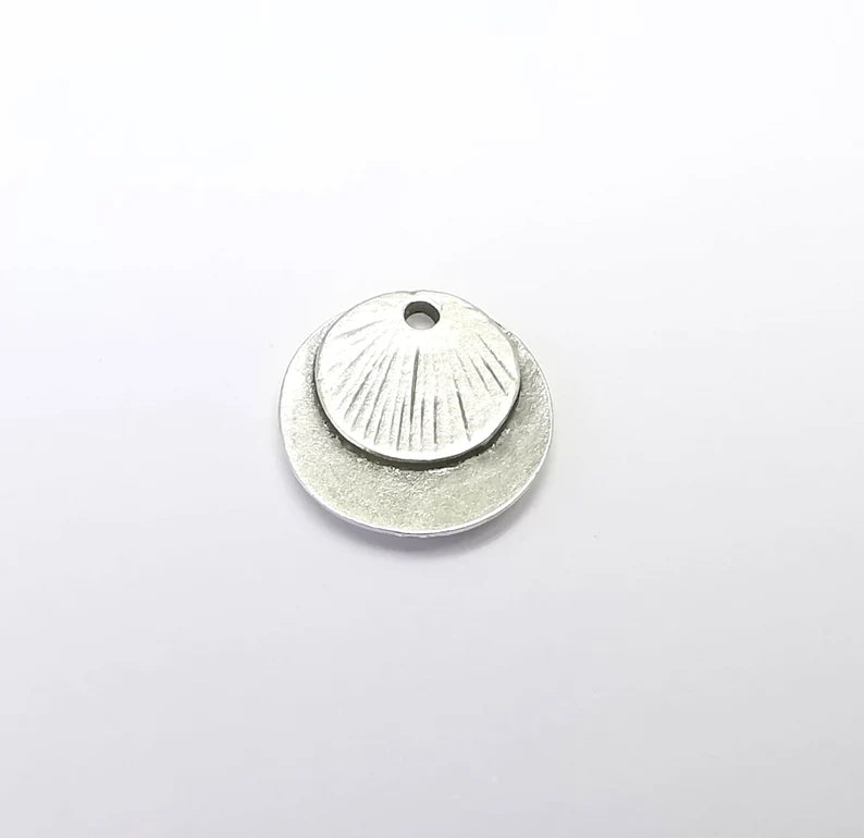 2 Silver Plated Round Charms Antique Silver Plated Charms (16mm) G29715