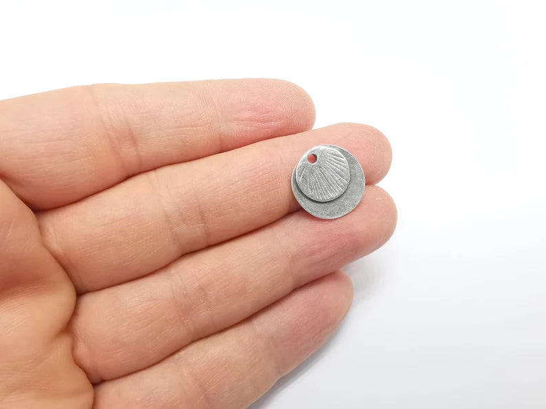 2 Silver Plated Round Charms Antique Silver Plated Charms (16mm) G29715