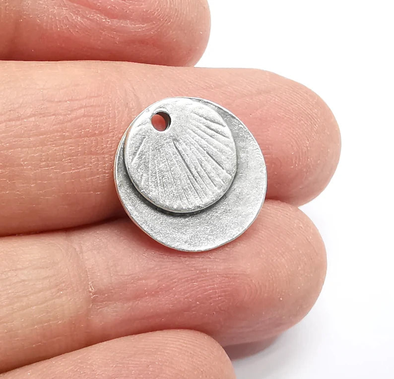 2 Silver Plated Round Charms Antique Silver Plated Charms (16mm) G29715