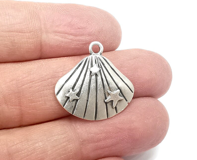 2 Scallop, Starfish Sea Shell Charms, Antique Silver Plated Charms (23x22mm) G29733