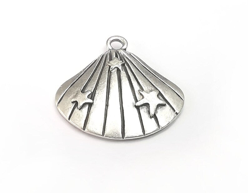 2 Scallop, Starfish Sea Shell Charms, Antique Silver Plated Charms (23x22mm) G29733