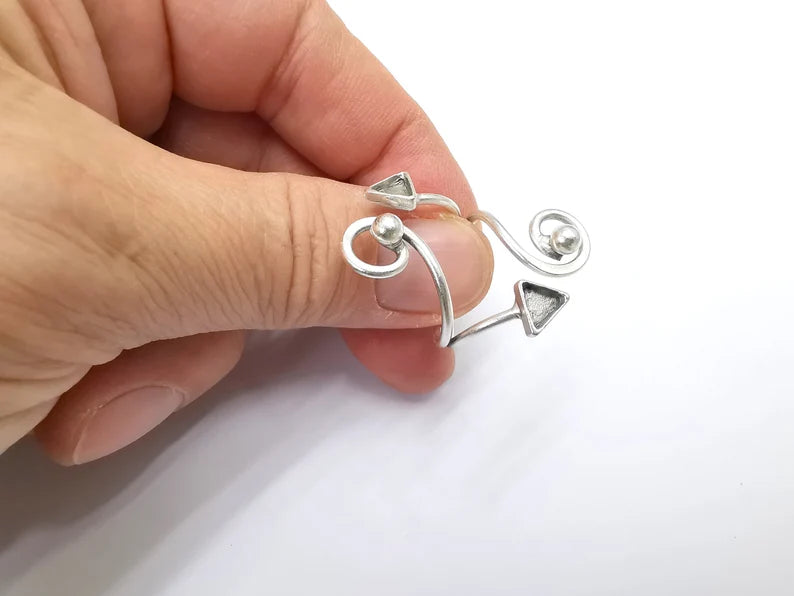 Ring Blank Setting, Cabochon Mounting, Adjustable Resin Ring Base Bezels, Antique Silver Plated (6mm triangle bezel) G33004