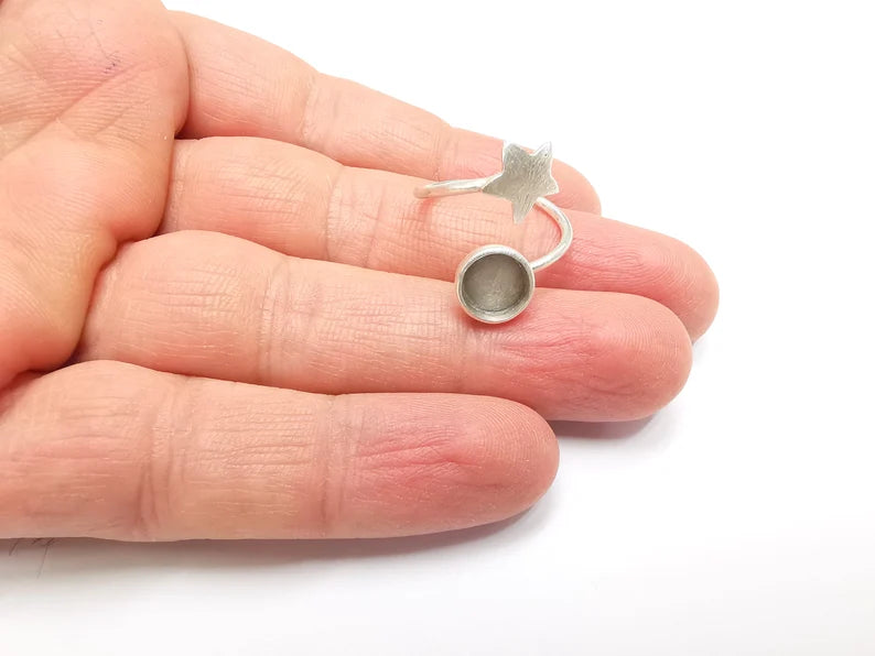 Star Ring Blank Setting, Cabochon Mounting, Adjustable Resin Ring Base Bezels, Antique Silver Plated (8mm) G33046