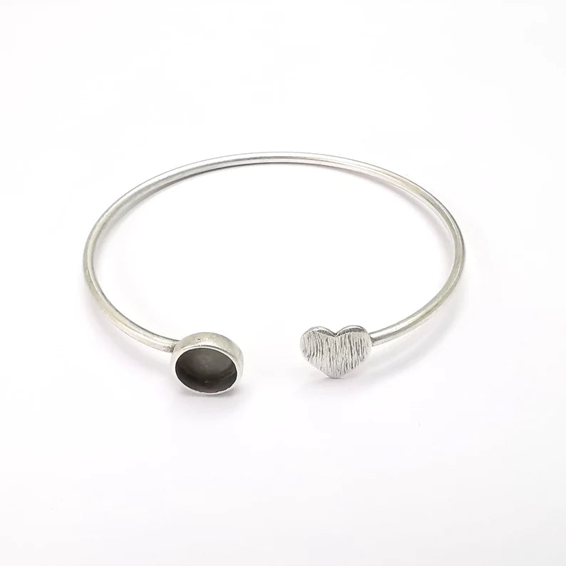 Heart Bracelet Bezel Blank Resin Bezel Cabochon Cuff Base Settings Adjustable Bracelet Antique Silver Plated Brass (8mm Bezel) G33059