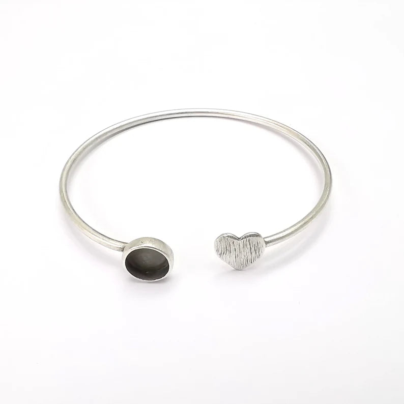 Heart Bracelet Bezel Blank Resin Bezel Cabochon Cuff Base Settings Adjustable Bracelet Antique Silver Plated Brass (8mm Bezel) G33059