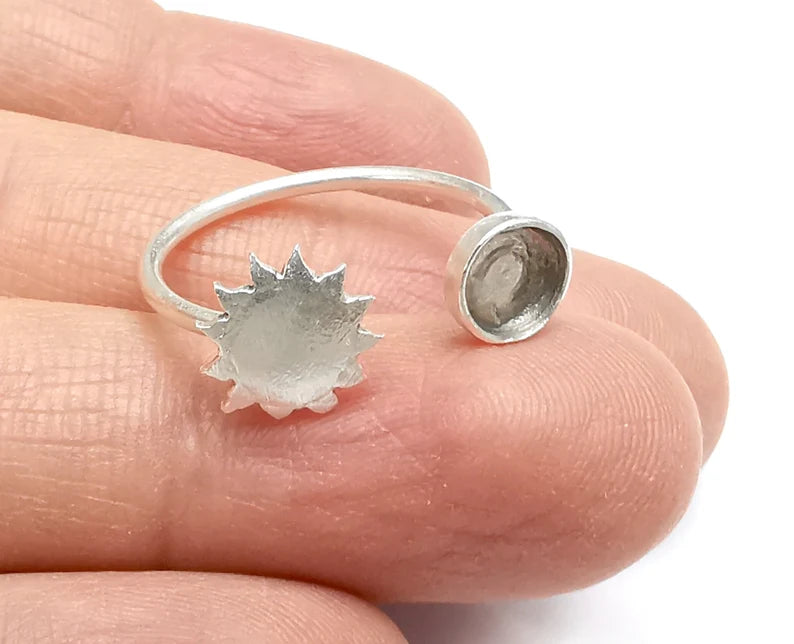 Sun Ring Blank Setting, Cabochon Mounting, Adjustable Resin Ring Base Bezels, Antique Silver Plated (6mm) G33069