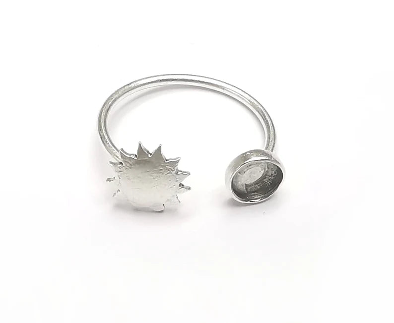 Sun Ring Blank Setting, Cabochon Mounting, Adjustable Resin Ring Base Bezels, Antique Silver Plated (6mm) G33069