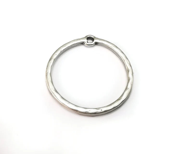 5 Hoop Circle Hammered Charms Antique Silver Plated Charms (29mm) G33072