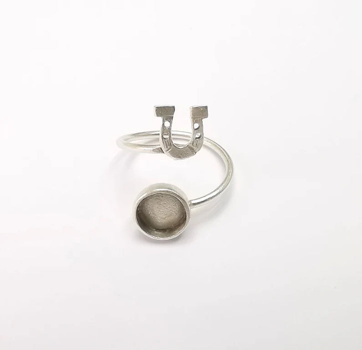 Horseshoe Ring Blank Setting, Cabochon Mounting, Adjustable Resin Ring Base Bezels, Antique Silver Plated (8mm) G29911