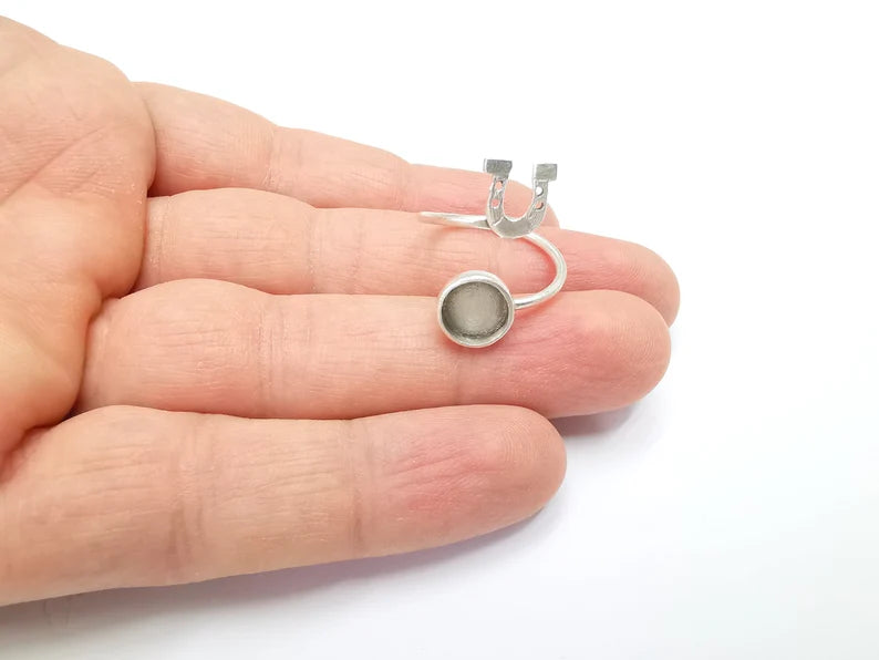 Horseshoe Ring Blank Setting, Cabochon Mounting, Adjustable Resin Ring Base Bezels, Antique Silver Plated (8mm) G29911