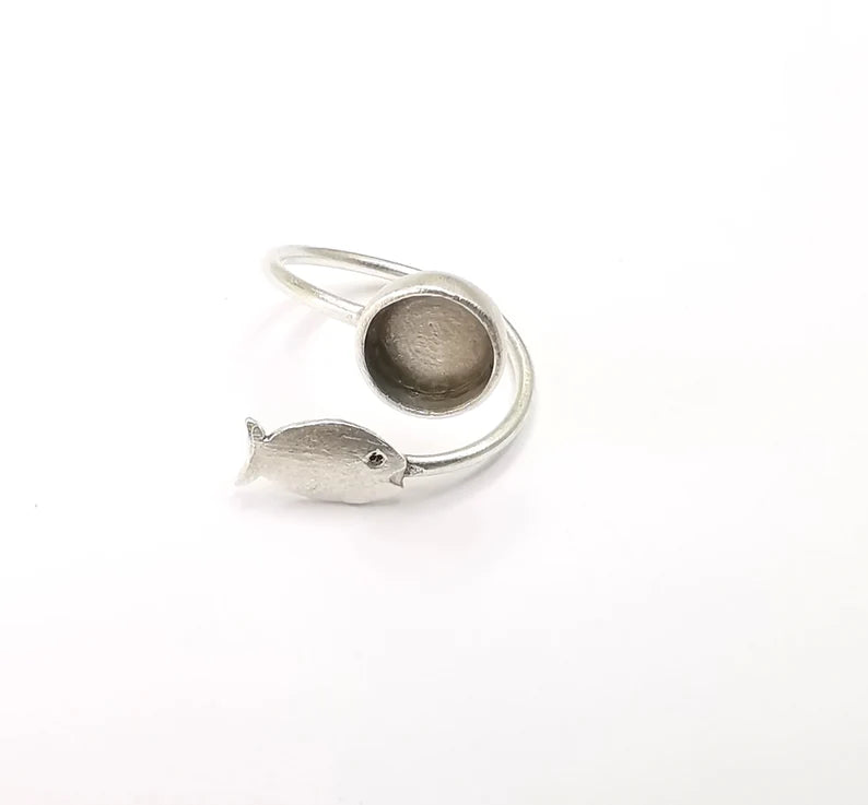 Fish Ring Blank Setting, Cabochon Mounting, Adjustable Resin Ring Base Bezels, Antique Silver Plated (8mm) G33000