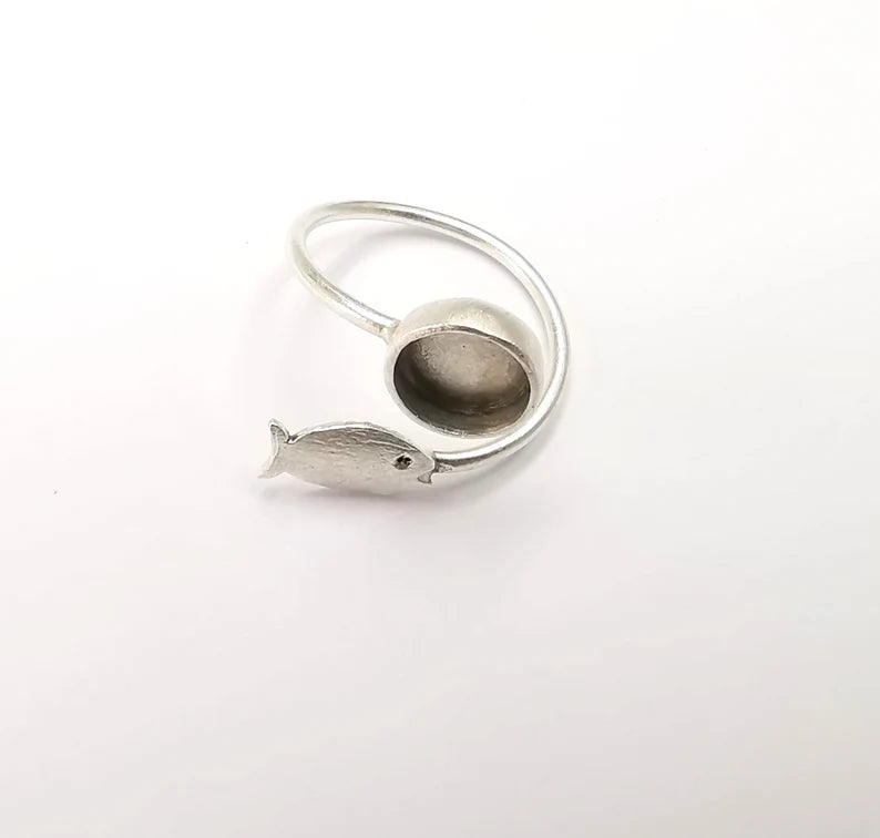 Fish Ring Blank Setting, Cabochon Mounting, Adjustable Resin Ring Base Bezels, Antique Silver Plated (8mm) G33000