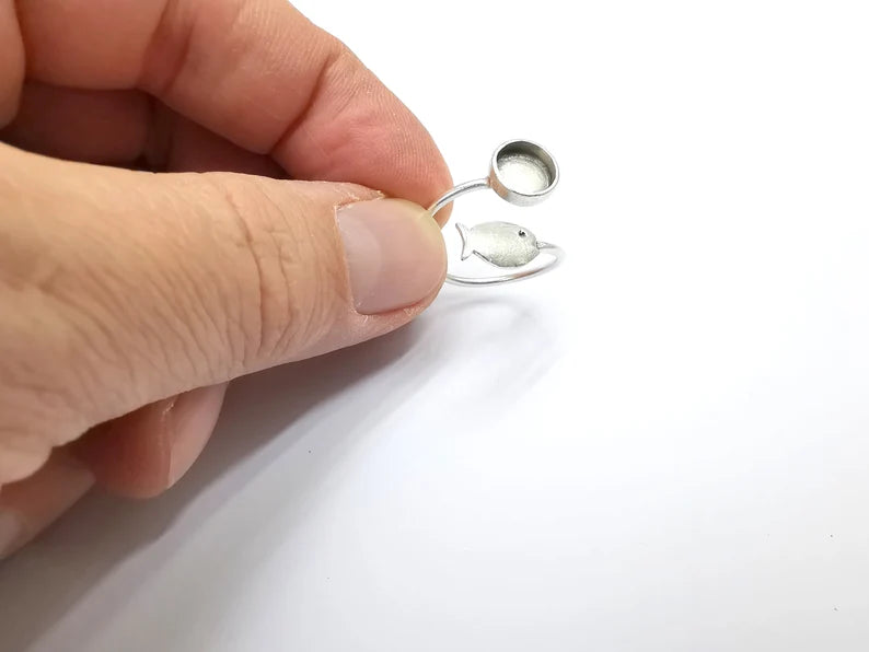 Fish Ring Blank Setting, Cabochon Mounting, Adjustable Resin Ring Base Bezels, Antique Silver Plated (8mm) G33000