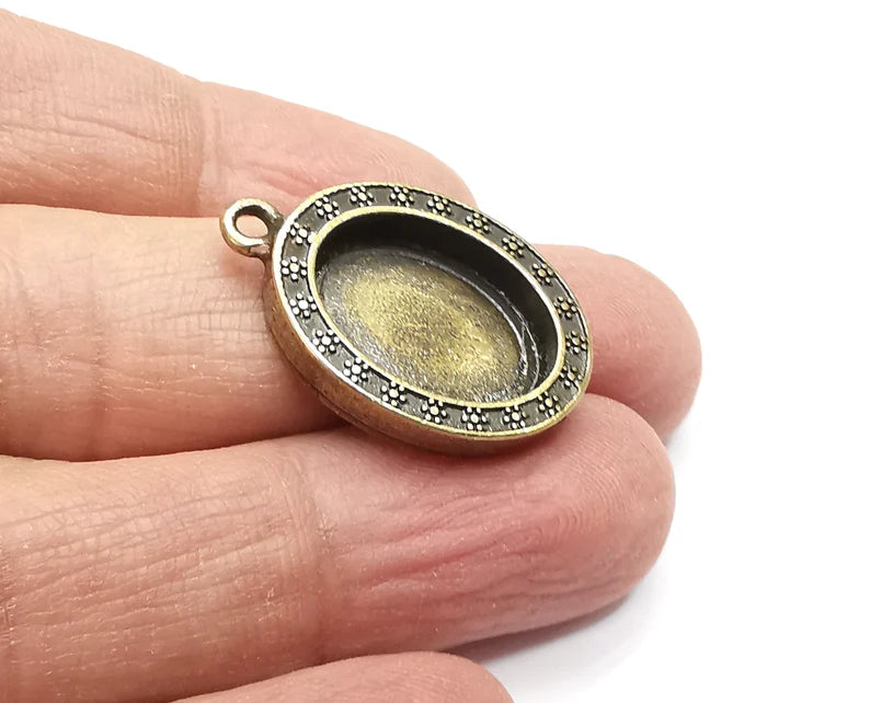 Flower Oval Pendant Blanks, Resin Bezel Bases, Mosaic Mountings, Dry flower Frame, Polymer Clay base, Antique Bronze Plated (18x13mm) G33096