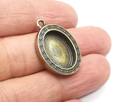 Flower Oval Pendant Blanks, Resin Bezel Bases, Mosaic Mountings, Dry flower Frame, Polymer Clay base, Antique Bronze Plated (18x13mm) G33096