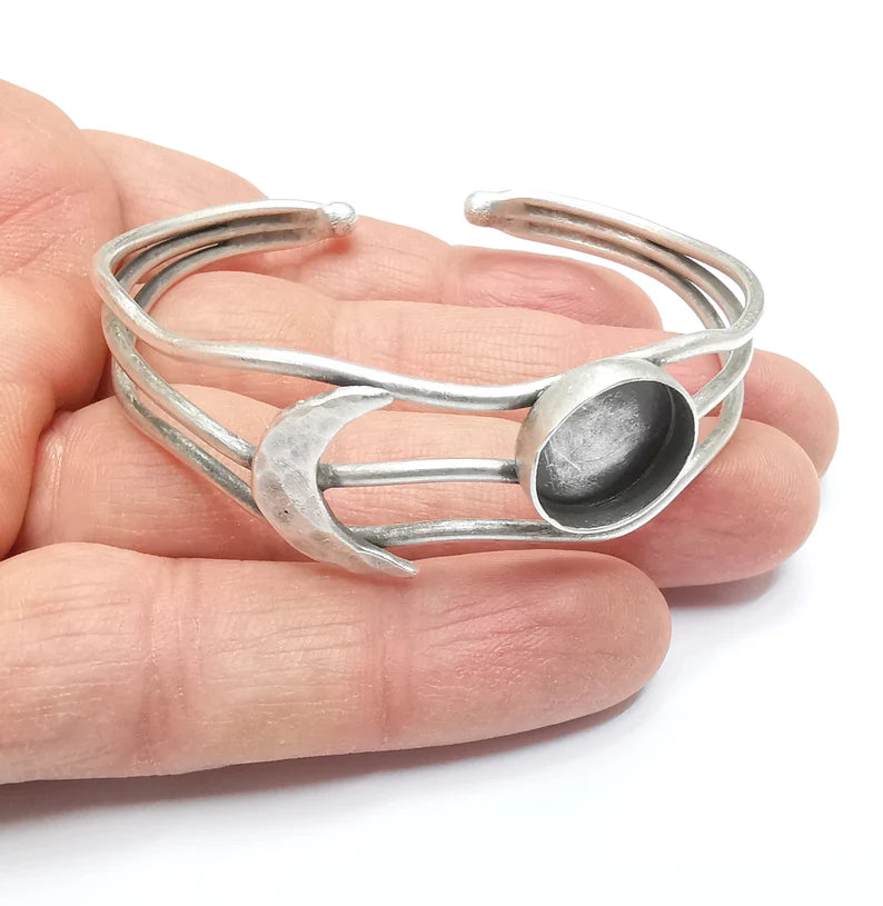 Crescent Moon Bracelet Blank Resin Bezel Cabochon Cuff Base Setting Adjustable Bracelet Antique Silver Plated Brass (14mm Bezel) G33099