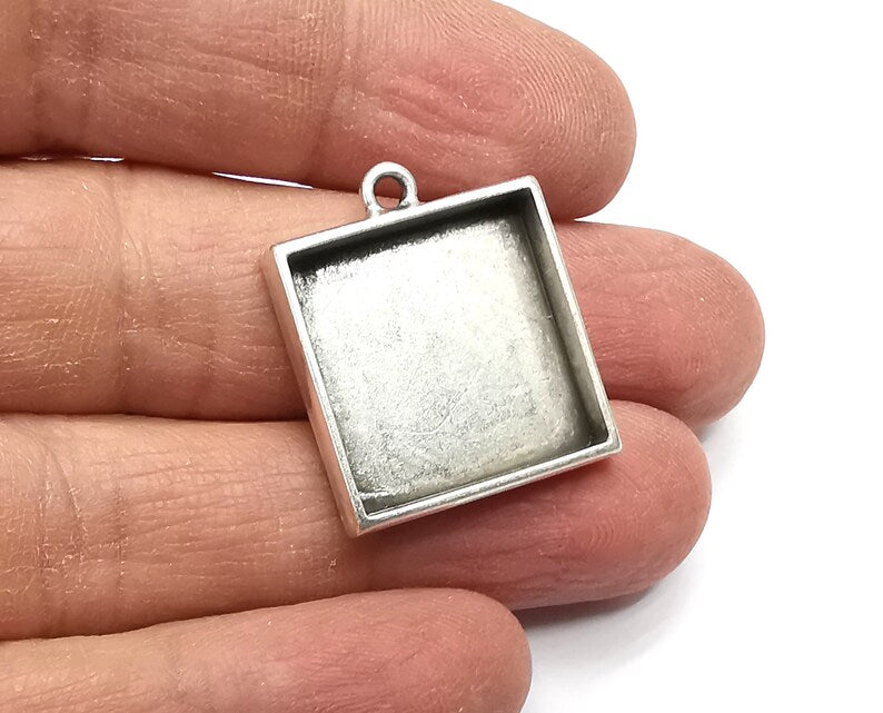 2 Square Pendant Blanks, Resin Bezel Bases, Mosaic Mountings, Dry flower Frame, Polymer Clay base, Antique Silver Plated (20mm) G33106