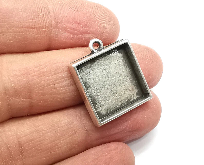 2 Square Pendant Blanks, Resin Bezel Bases, Mosaic Mountings, Dry flower Frame, Polymer Clay base, Antique Silver Plated (18mm) G33117