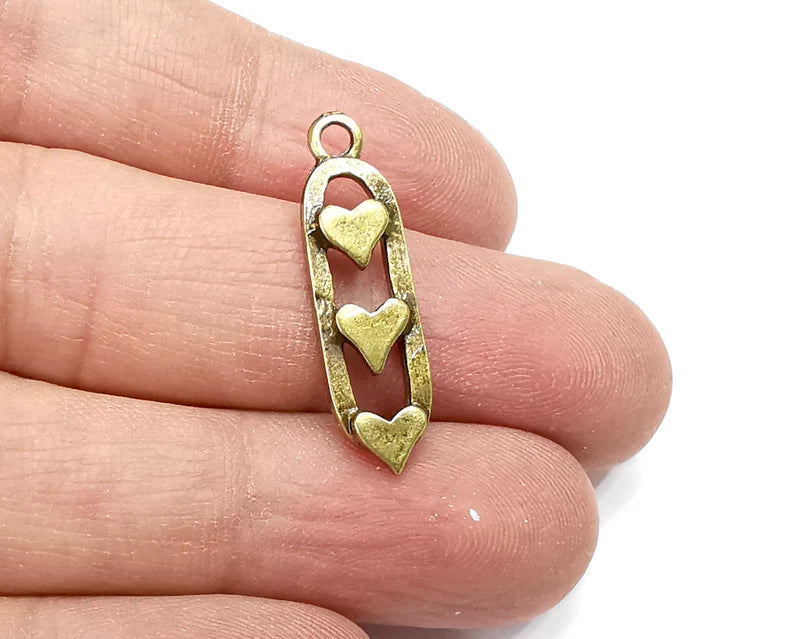 5 Hearts Charms, Dangle Charms Antique Bronze Plated (30x8mm) G33021