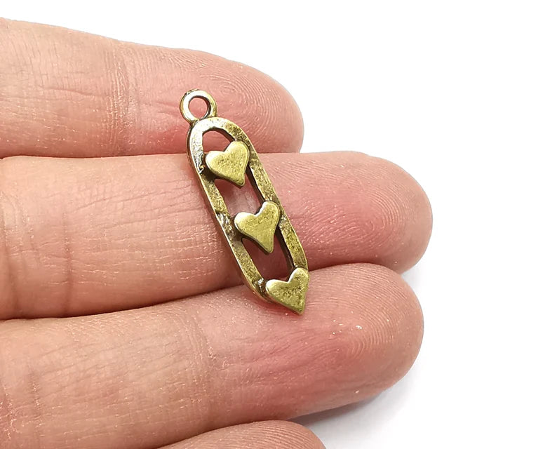 5 Hearts Charms, Dangle Charms Antique Bronze Plated (30x8mm) G33021