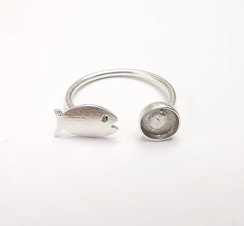Fish Ring Blank Setting, Cabochon Mounting, Adjustable Resin Ring Base Bezels, Antique Silver Plated (6mm) G33049