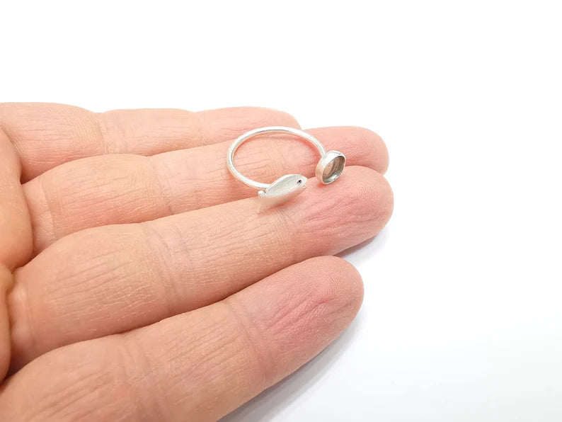 Fish Ring Blank Setting, Cabochon Mounting, Adjustable Resin Ring Base Bezels, Antique Silver Plated (6mm) G33049