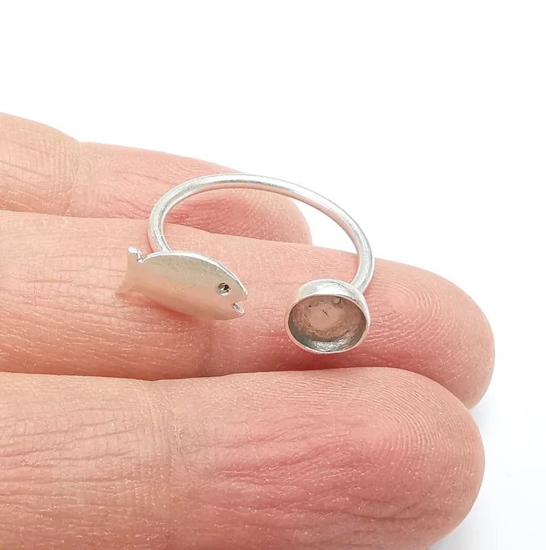 Fish Ring Blank Setting, Cabochon Mounting, Adjustable Resin Ring Base Bezels, Antique Silver Plated (6mm) G33049