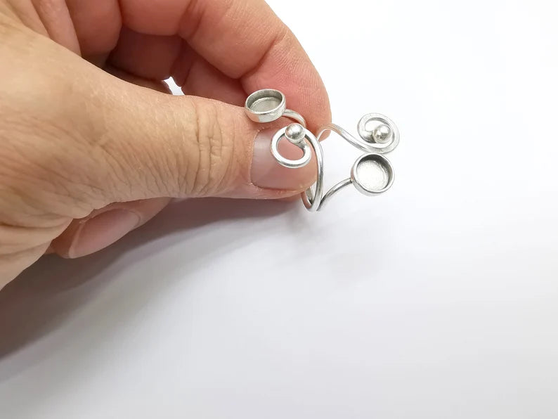 Ring Blank Setting, Cabochon Mounting, Adjustable Resin Ring Base Bezels, Antique Silver Plated (6mm round bezel) G33051