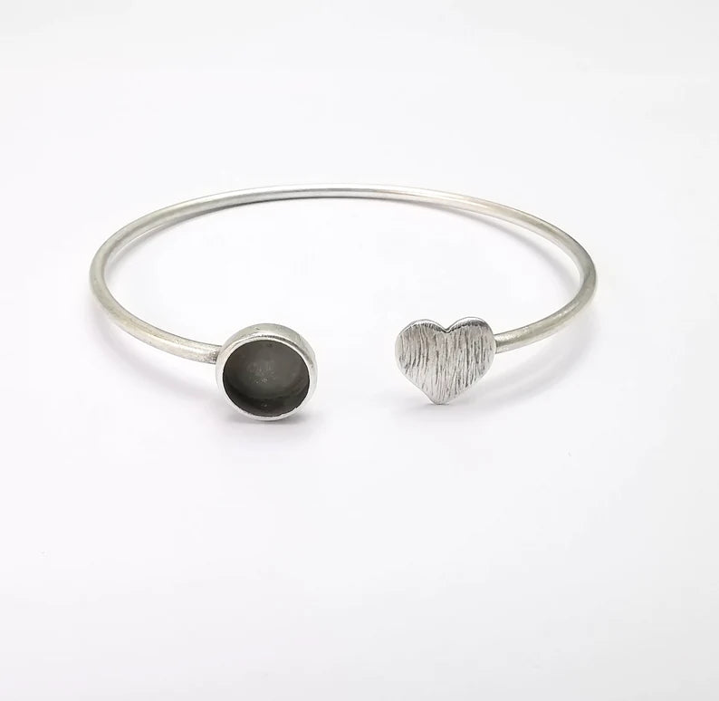 Heart Bracelet Bezel Blank Resin Bezel Cabochon Cuff Base Settings Adjustable Bracelet Antique Silver Plated Brass (8mm Bezel) G33059