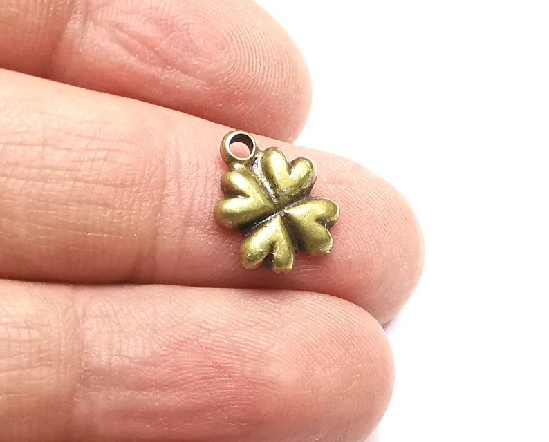5 Hearts, Clover Charms, Dangle Charms Antique Bronze Plated (14x11mm) G33062