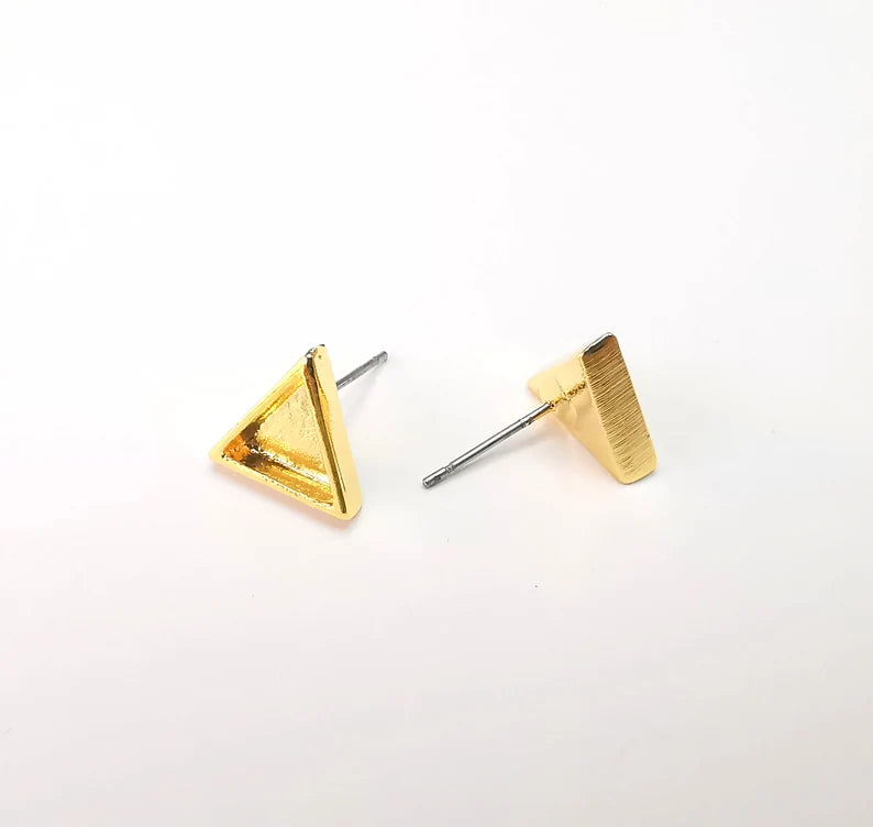 Gold Triangle Blank Earring Bezel Set Base Shiny Gold Plated Brass Earring Stud Base (8mm blank) G33189