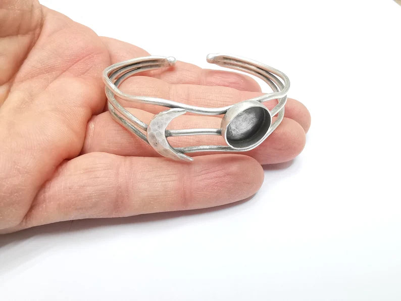 Crescent Moon Bracelet Blank Resin Bezel Cabochon Cuff Base Setting Adjustable Bracelet Antique Silver Plated Brass (14mm Bezel) G33099