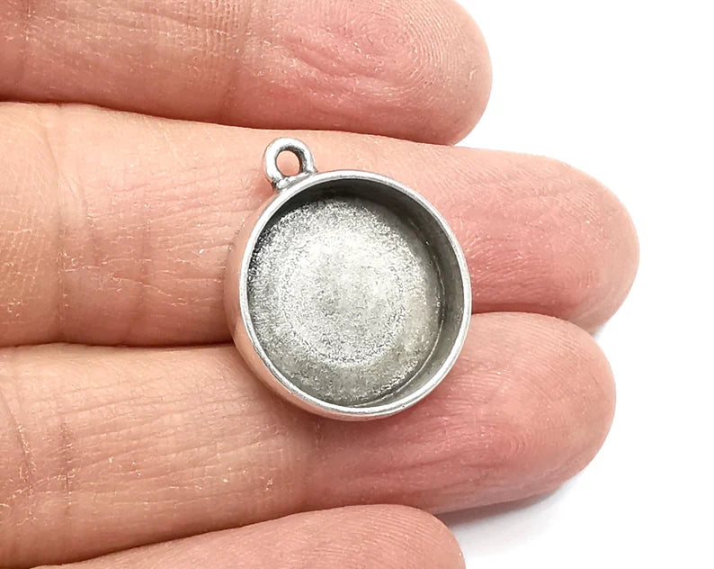2 Round Pendant Blanks, Resin Bezel Bases, Mosaic Mountings, Dry flower Frame, Polymer Clay base, Antique Silver Plated (18mm) G33116