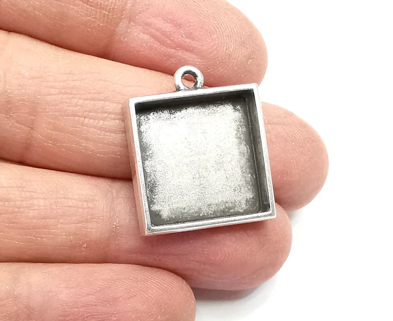 2 Square Pendant Blanks, Resin Bezel Bases, Mosaic Mountings, Dry flower Frame, Polymer Clay base, Antique Silver Plated (18mm) G33117