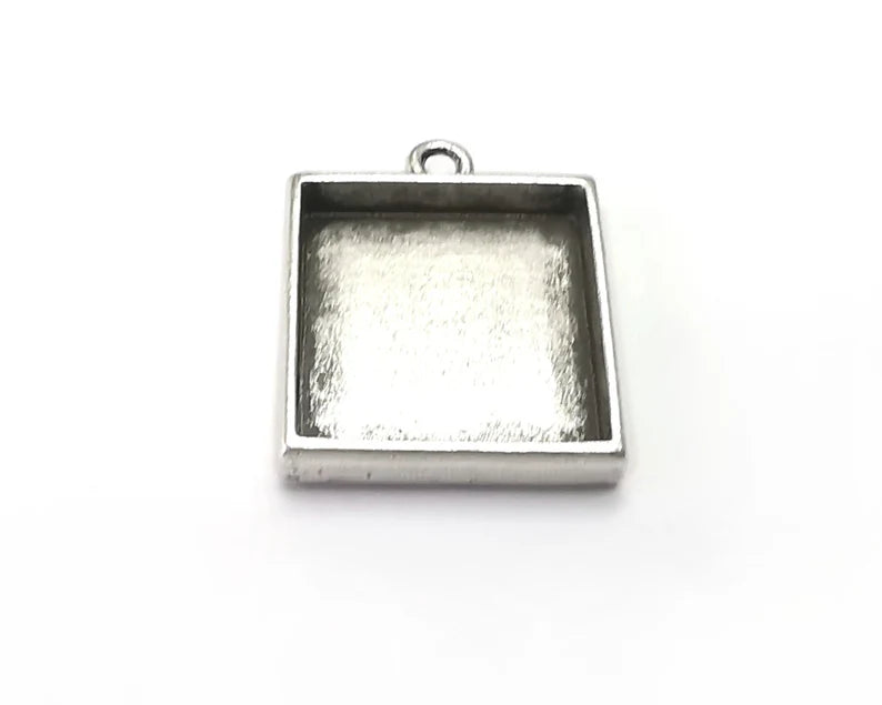 2 Square Pendant Blanks, Resin Bezel Bases, Mosaic Mountings, Dry flower Frame, Polymer Clay base, Antique Silver Plated (18mm) G33117
