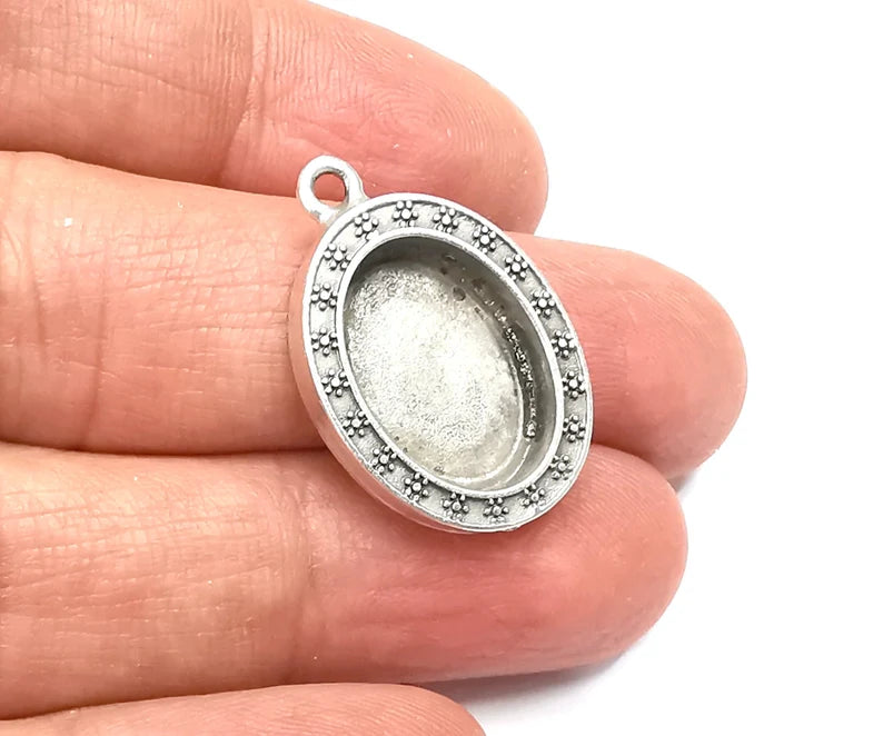 Flower Oval Pendant Blanks, Resin Bezel Bases, Mosaic Mountings, Dry flower Frame, Polymer Clay base, Antique Silver Plated (18x13mm) G33118