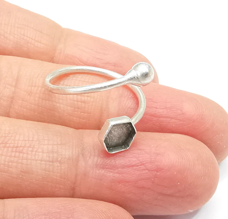 Hexagon Ring Blank Setting, Cabochon Mounting, Adjustable Resin Ring Base Bezels, Antique Silver Plated Brass Ring (6mm bezel) G33124