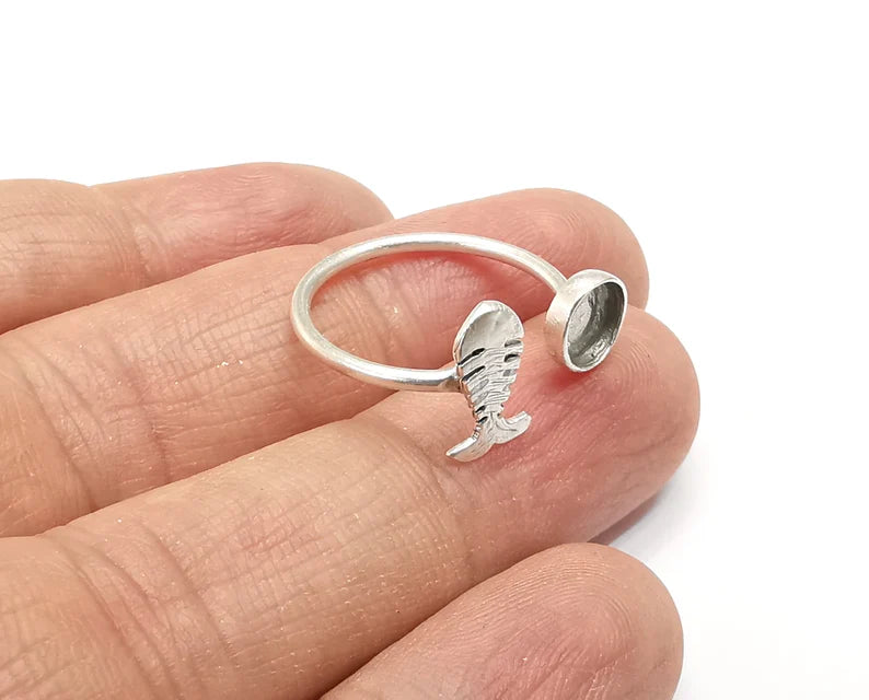 Fish bone Ring Blank Setting, Cabochon Mounting, Adjustable Resin Ring Base Bezels, Antique Silver Plated (6mm) G33248