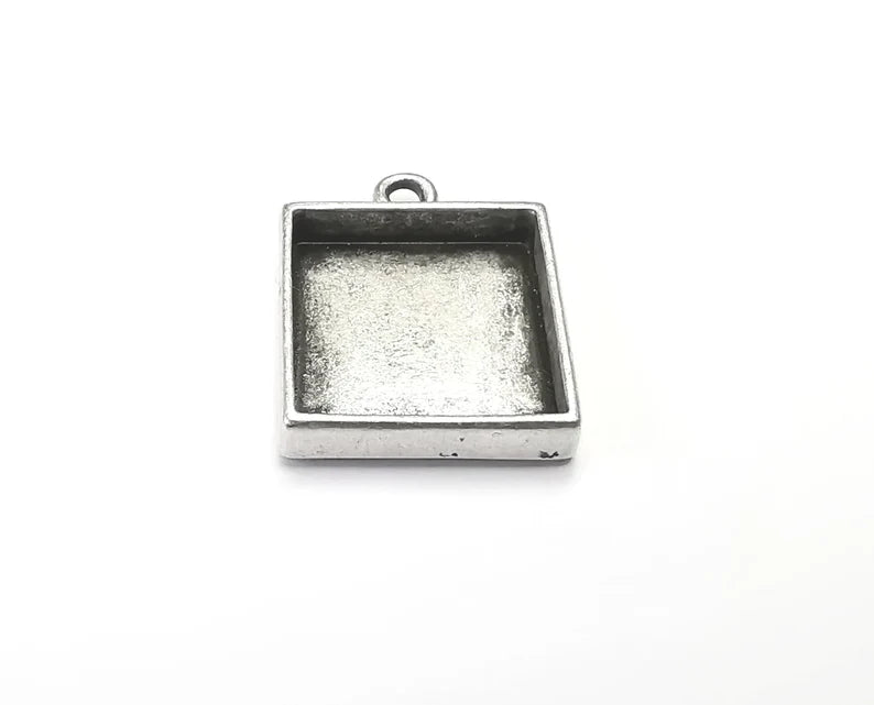 2 Square Pendant Blanks, Resin Bezel Bases, Mosaic Mountings, Dry flower Frame, Polymer Clay base, Antique Silver Plated (16mm) G33145
