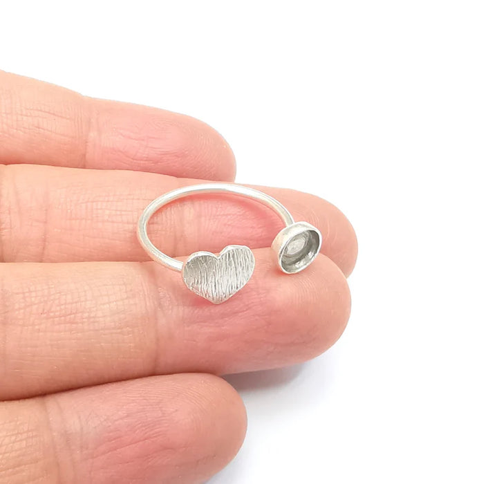 Heart Ring Blank Setting, Cabochon Mounting, Adjustable Resin Ring Base Bezels, Antique Silver Plated Brass Ring (8mm) G33188