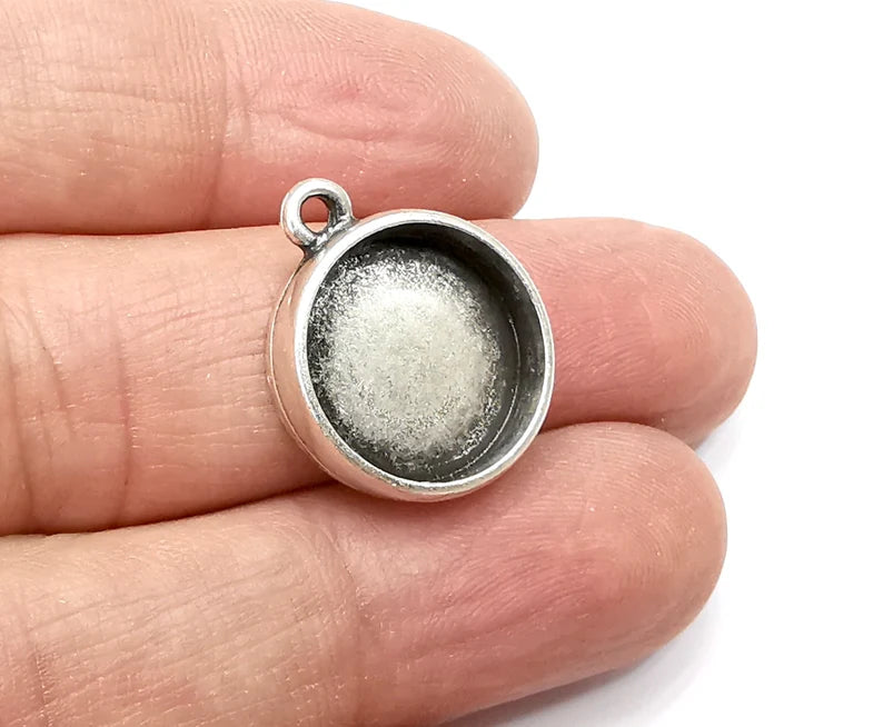 2 Round Pendant Blanks, Resin Bezel Bases, Mosaic Mountings, Dry flower Frame, Polymer Clay base, Antique Silver Plated (16mm) G33282
