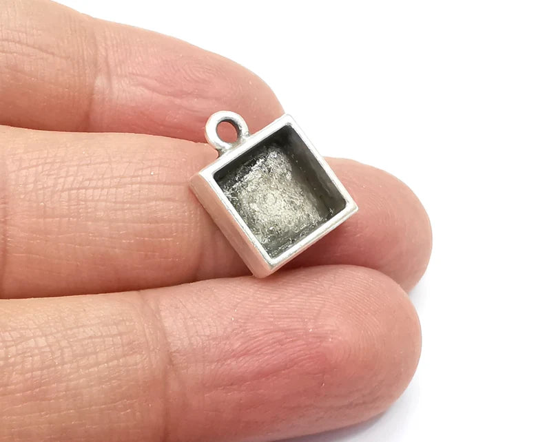 Square Pendant Blanks, Resin Bezel Bases, Mosaic Mountings, Dry flower Frame, Polymer Clay base, Antique Silver Plated (10mm) G33199