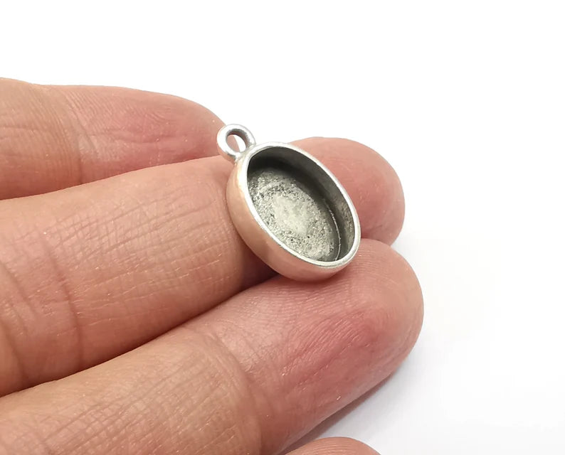 4 Oval Pendant Blanks, Resin Bezel Bases, Mosaic Mountings, Dry flower Frame, Polymer Clay base, Antique Silver Plated (14x10mm) G33202