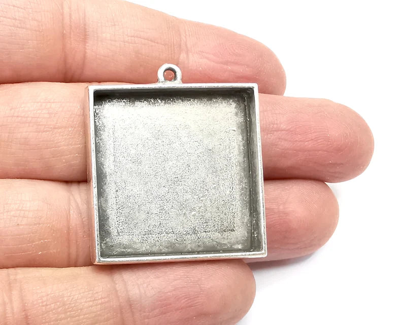 Square Pendant Blanks, Resin Bezel Bases, Mosaic Mountings, Dry flower Frame, Polymer Clay base, Antique Silver Plated (30mm) G33258