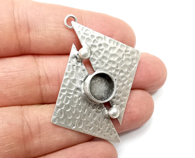 Hammered Pendant Blanks, Resin Bezel Bases, Mosaic Mountings, Dry flower Frame, Polymer Clay base, Antique Silver Brass (10mm) G33263
